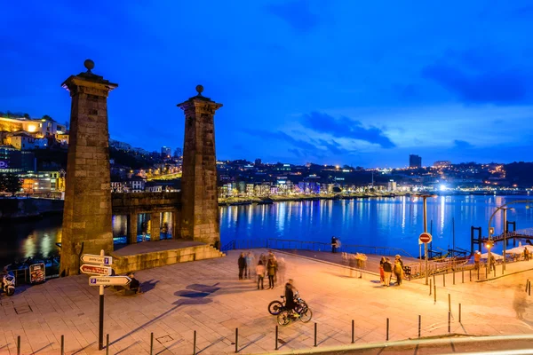 Nábřeží řeky Douro v noci — Stock fotografie