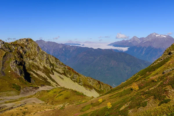 コーカサス山脈の美しい山々 — ストック写真