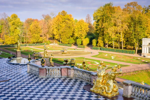 Gran Cascada en Peterhof — Foto de Stock