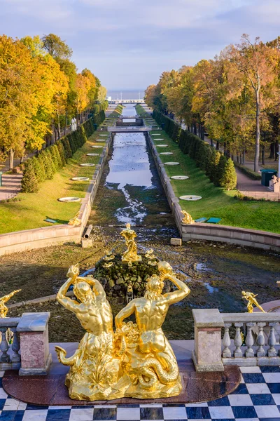 Gran Cascada en Peterhof — Foto de Stock