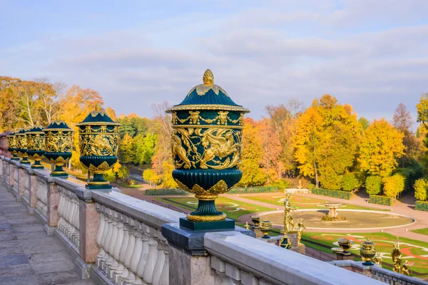 Peterhof parque en el otoño — Foto de Stock
