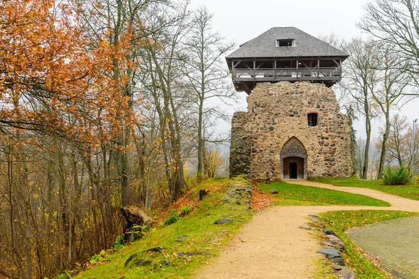 Prohlídka Lotyšska Starobylý Hrad Sigulda Town Populární Turistická Atrakce — Stock fotografie