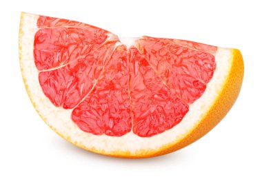 İzole edilmiş greyfurt. Beyaz arka planda izole edilmiş olgun bir greyfurt dilimi. Kırpma yolu ile greyfurt bölmesi