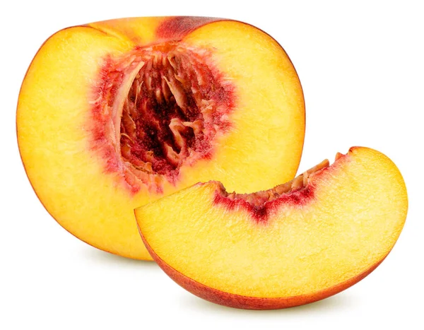 分離桃 ネクタリン カットされた桃の果実の半分とクリッピングパスを持つ白い背景に隔離された新鮮な桃のスライス — ストック写真