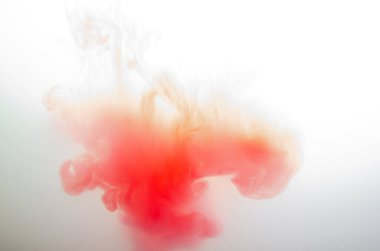 Suda akrilik kırmızı renkler. Soyut arkaplan. Soyut boyalar.