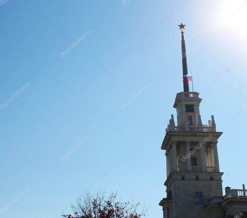 Фотообои Building with the flag on a sunny day