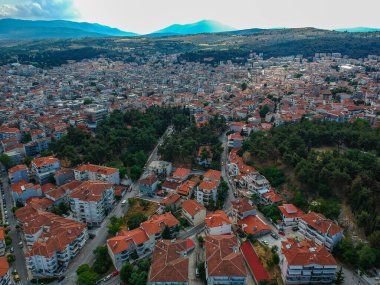 Kozani kenti, Makedonya ve Yunanistan 'da hava panoramik manzarası.