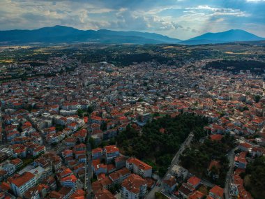 Kozani kenti, Makedonya ve Yunanistan 'da hava panoramik manzarası.