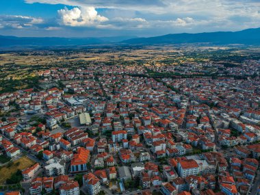 Kozani kenti, Makedonya ve Yunanistan 'da hava panoramik manzarası.