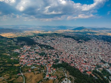 Kozani kenti, Makedonya ve Yunanistan 'da hava panoramik manzarası.