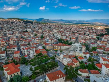 Kozani kenti, Makedonya ve Yunanistan 'da hava panoramik manzarası.