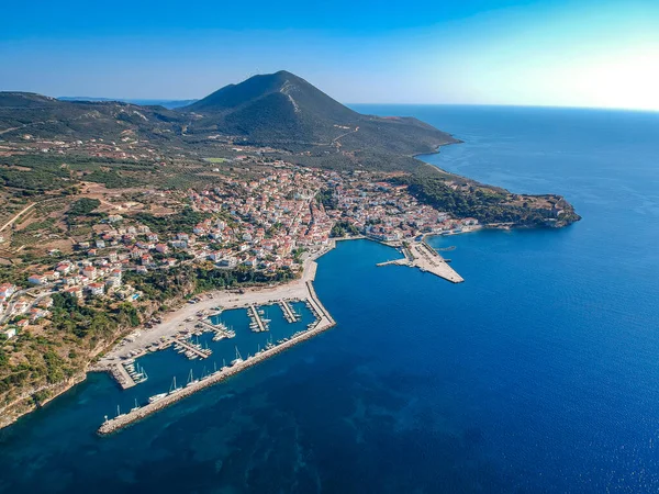 Vista Aérea Bela Cidade Litorânea Pilos Localizada Oeste Messênia Grécia — Fotografia de Stock