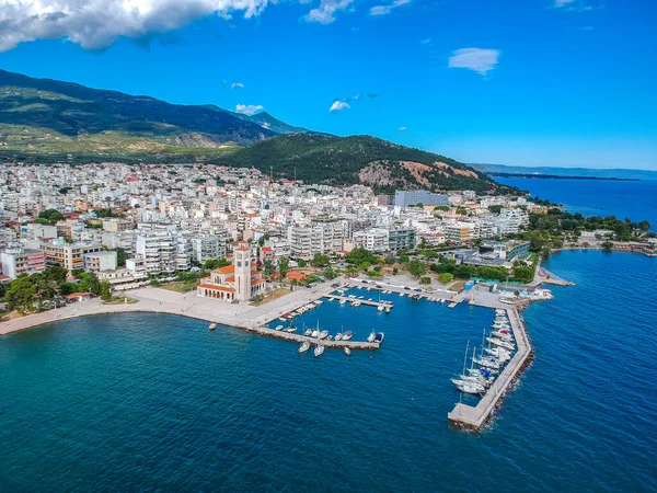 Volos şehri ve Magnesia, Yunanistan ve Avrupa 'daki liman üzerinde hava fotoğrafı