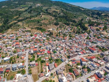 Yunanistan 'ın Mora kentinin kuzeydoğusunda yer alan Nemea' nın havadan görünüşü. Eskiden Cleonae 'nin antik Argolis bölgesinin bir parçasıydı. Bugün ise Corinthia' nın bölgesel biriminde yer alıyor..