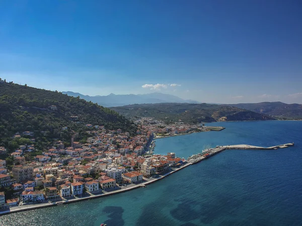 Gökyüzü manzaralı deniz kenti Gytheio, Lakonia, Moreloponnese, Yunanistan, Avrupa