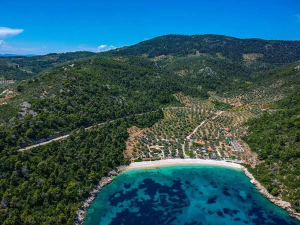 アルノニソス島 スポーツ ギリシャ ヨーロッパのレフトス ガリオス島のビーチの上空からの眺め — ストック写真