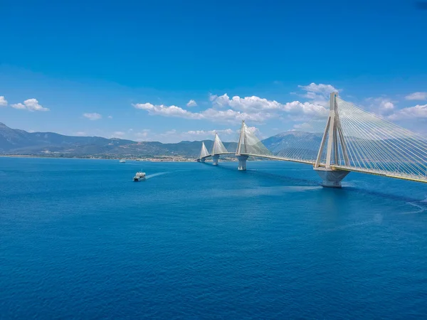 Yunanistan Patra Kenti Yakınlarındaki Rio Antirrio Veya Charilaos Trikoupis Köprüsü — Stok fotoğraf