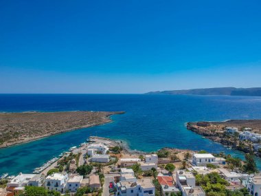 Yunanistan 'ın Kythera adasındaki Avlemonas veya Avlemon köyünün hava manzarası.