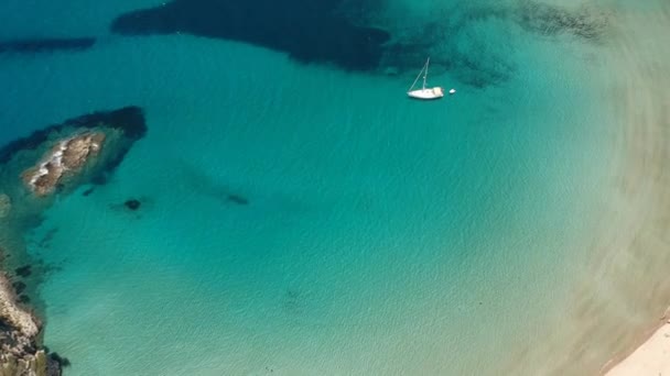 Αεροφωτογραφία Της Περίφημης Ημικυκλικής Αμμώδους Παραλίας Και Λιμνοθάλασσας Της Βοϊδοκοιλιάς — Αρχείο Βίντεο