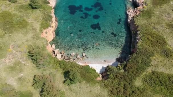 Vue Aérienne Sur Majestueuse Plage Kokkinokastro Dans Île Alonnisos Beau — Video