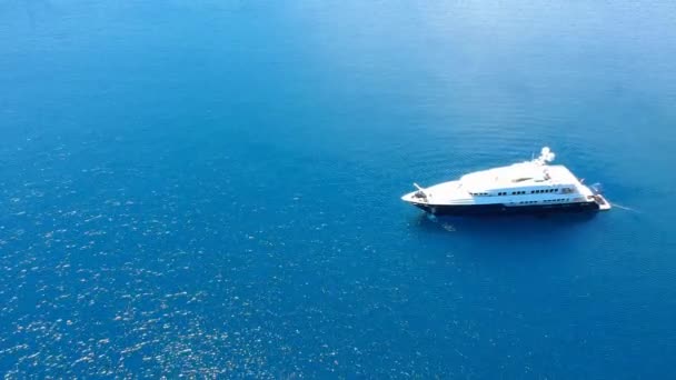 Yunanistan Derin Mavi Ege Denizi Nde Lüks Bir Süper Yatın — Stok video