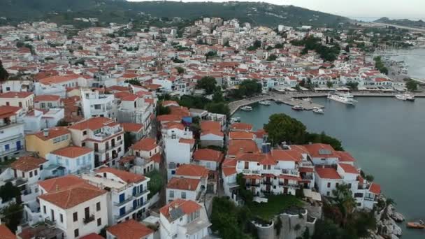 Skiathos Adası Sporades Magnesia Yunanistan Daki Chora Kasabasının Hava Panoramik — Stok video