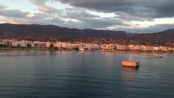 Zeezicht Kalamata Stad Messinia Griekenland Bij Zonsondergang — Stockvideo