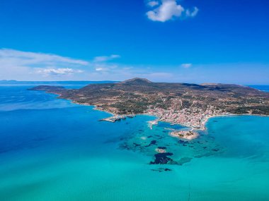 Yunanistan 'ın Laconia kentindeki en eski batık Pavlopetri şehri üzerinde ikonik hava manzarası. Yaklaşık 5000 yaşındaki Pavlipetri Akdeniz 'in en eski şehridir..