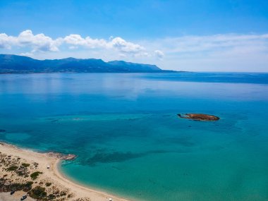 Yunanistan 'ın Laconia kentindeki en eski batık Pavlopetri şehri üzerinde ikonik hava manzarası. Yaklaşık 5000 yaşındaki Pavlipetri Akdeniz 'in en eski şehridir..