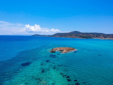 Yunanistan 'ın Laconia kentindeki en eski batık Pavlopetri şehri üzerinde ikonik hava manzarası. Yaklaşık 5000 yaşındaki Pavlipetri Akdeniz 'in en eski şehridir..
