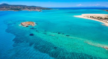 Yunanistan 'ın Laconia kentindeki en eski batık Pavlopetri şehri üzerinde ikonik hava manzarası. Yaklaşık 5000 yaşındaki Pavlipetri Akdeniz 'in en eski şehridir..