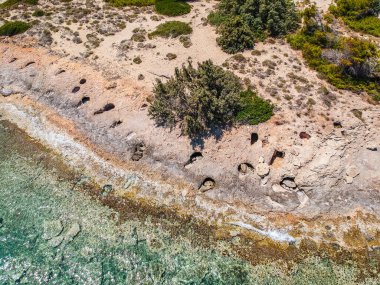 Yunanistan 'ın Laconia kentindeki en eski batık Pavlopetri şehri üzerinde ikonik hava manzarası. Yaklaşık 5000 yaşındaki Pavlipetri Akdeniz 'in en eski şehridir..