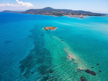 Yunanistan 'ın Laconia kentindeki en eski batık Pavlopetri şehri üzerinde ikonik hava manzarası. Yaklaşık 5000 yaşındaki Pavlipetri Akdeniz 'in en eski şehridir..