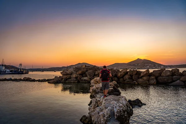 Iconisch Uitzicht Vanaf Het Pittoreske Kustplaatsje Naousa Het Eiland Paros — Stockfoto