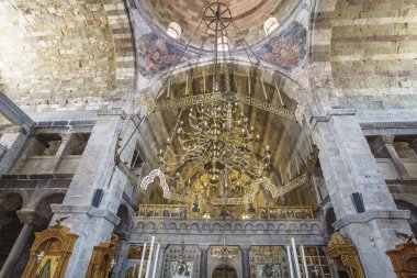 PARIKIA -GREECE, Haziran 2017: Panagia Ekatontapyliani veya 100 Kapılı Kilise, Yunanistan 'ın Kiklad kentindeki Paros adasındaki Parikia kasabasında bulunan ünlü bir Bizans kilise kompleksi.