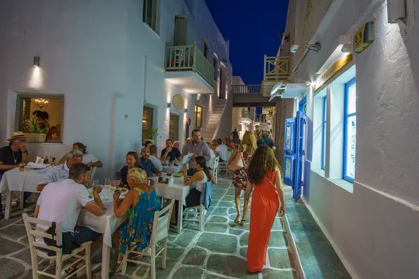 Paros Cyclades Greece Czerwca 2017 Widok Nocny Podczas Spaceru Malowniczej — Zdjęcie stockowe