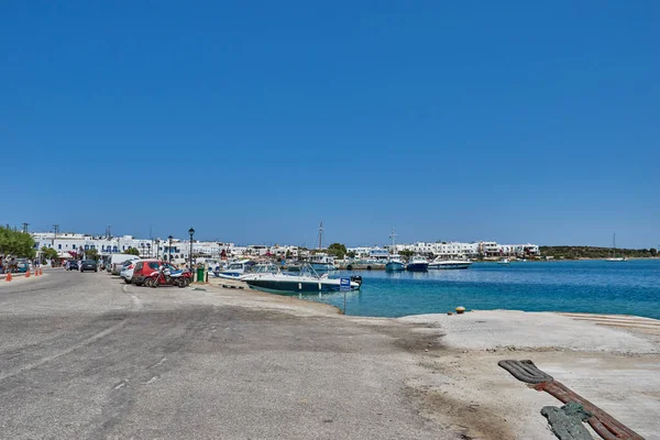 希腊安提帕洛斯岛 2017年6月 当船只接近港口时 前往安提帕洛斯岛的美丽海景 希腊Cyclades的Antiparos岛的希腊全景夏季风景 — 图库照片