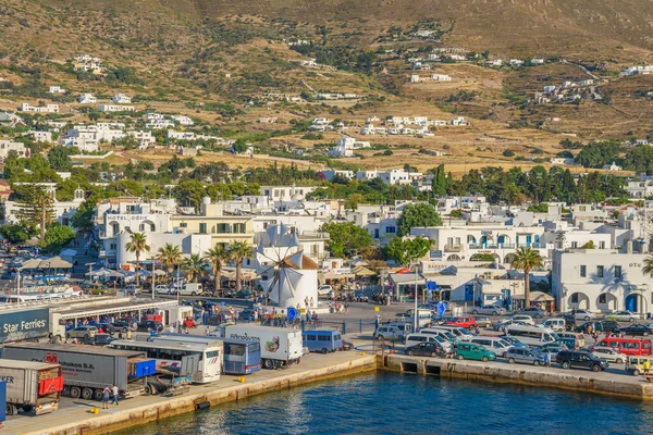 Parikia Grecia Junio 2017 Puerto Ciudad Parikia Visto Desde Ferry — Foto de Stock