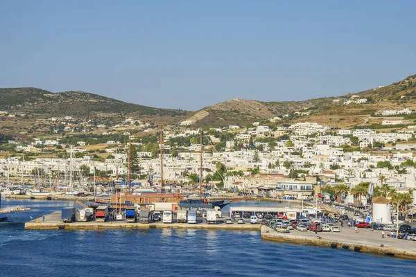 Parikia Grecia Junio 2017 Puerto Ciudad Parikia Visto Desde Ferry — Foto de Stock