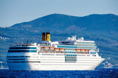 Costa neoRomantica Gemi Kalamata kenti Messenia, Yunanistan 'dan ayrılıyor.