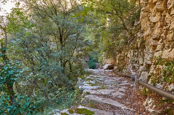 塔吉图斯山著名的里多摩峡谷的自然景观 位于希腊梅塞尼亚Mani地区Kentro Avia村和Pigadia村附近的峡谷深埋着丰富的地貌形成要素 — 图库照片