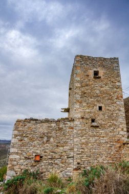 Mimari ve eski tarihi kuleler Laconian Mani yarımadasındaki ünlü Vathia köyünde hakim durumdalar. Laconia Mani anakarası, Moreloponnese, Yunanistan, Avrupa.