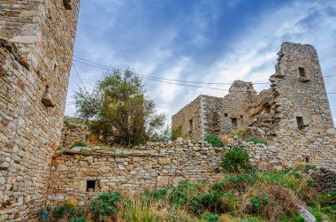 Mimari ve eski tarihi kuleler Laconian Mani yarımadasındaki ünlü Vathia köyünde hakim durumdalar. Laconia Mani anakarası, Moreloponnese, Yunanistan, Avrupa.