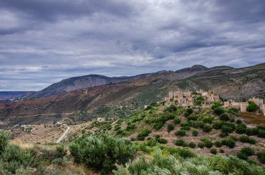 Mimari ve eski tarihi kuleler Laconian Mani yarımadasındaki ünlü Vathia köyünde hakim durumdalar. Laconia Mani anakarası, Moreloponnese, Yunanistan, Avrupa.