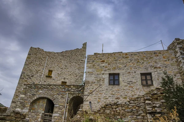 Des Tours Architecturales Historiques Anciennes Dominent Région Dans Célèbre Village — Photo