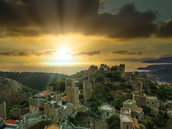 Vue Aérienne Village Vathia Contre Ciel Spectaculaire Coucher Soleil Vathia — Photo