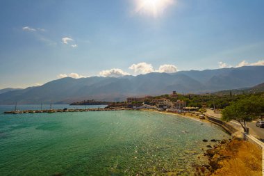 Yunanistan 'ın Peloponnese eyaletinin Mani bölgesinde yer alan güzel Kotronas kıyı kasabası