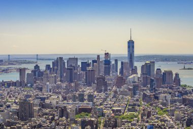 New York şehir binalarının ve gökdelenlerin havadan panoramik manzarası. New York, Amerika Birleşik Devletleri
