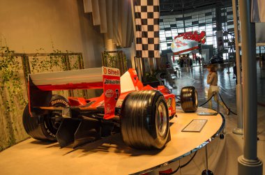 Formula 1 Ferrari F1-2000 model yarış arabası Yas Adası, Abu Dabi, Birleşik Arap Emirlikleri, Arabistan, Asya