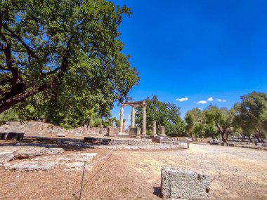 Antik Olympia 'nın arkeolojik alanı. Olimpiyat oyunlarının klasik zamanlarda doğduğu ve Olimpiyat meşalesinin bugün tutuştuğu yer.